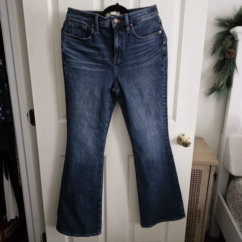 Madewell Curvy Skinny Flare Jeans in Alvord Wash: Instacozy Edition